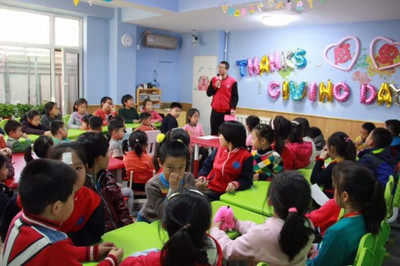 贝尔安亲托管班开展感恩教育主题班会，积极承担校外辅导育人重任