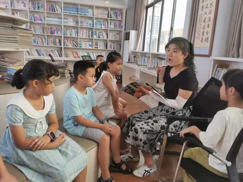 儋州官方带娃 用舞蹈、绘画与书法丰富中小学生暑期托管生活